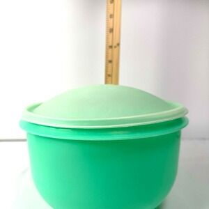 Tupperware Crisp-It Lettuce Bowl Keeper Jadeite Green Bowl Dome Lid 1424 1425